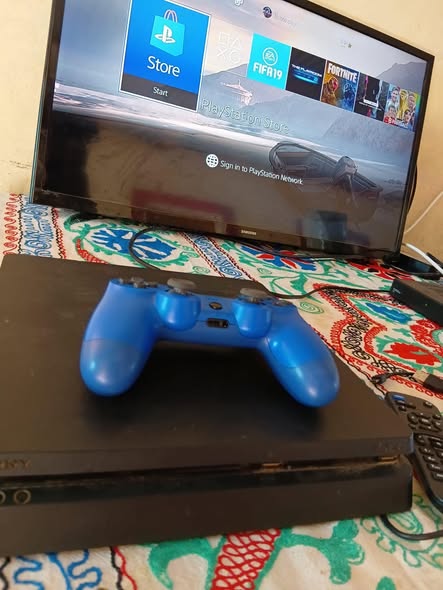 PS4 photo 4