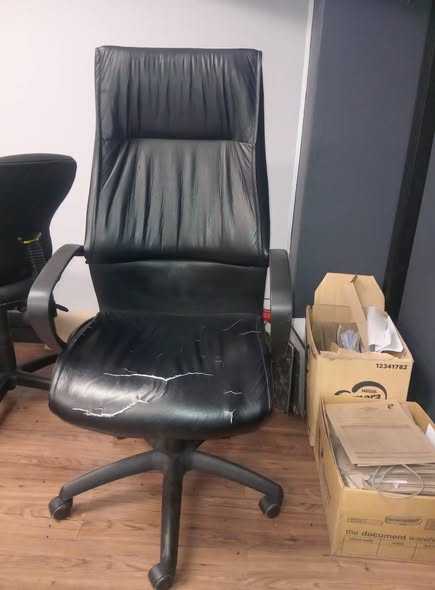 Office chair photo 1