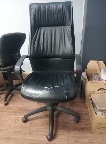 Office chair photo 2