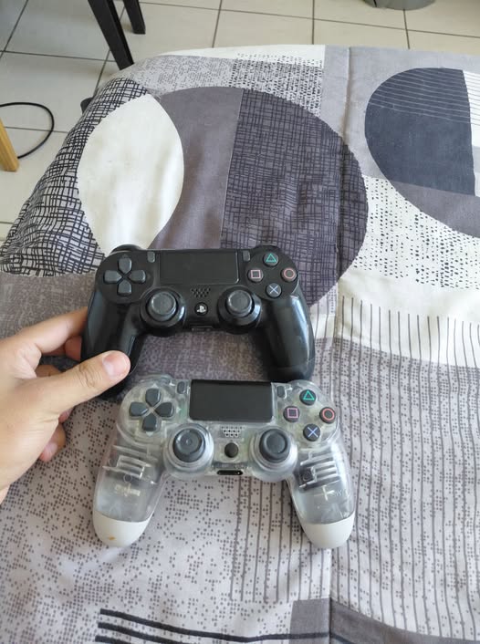 Ps4 controllers photo 1