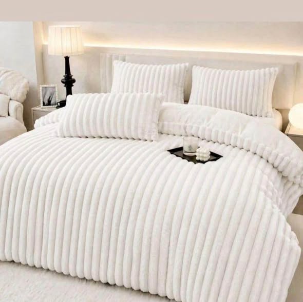 COMFY BLANKETS photo 2