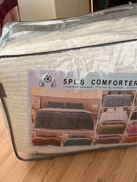 COMFY BLANKETS photo 4