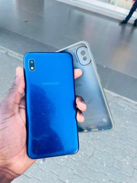 Samsung A10 photo 2