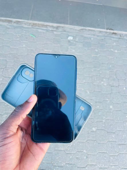 Samsung A10 photo 3