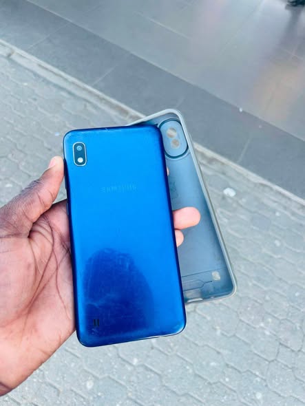 Samsung A10 photo 4