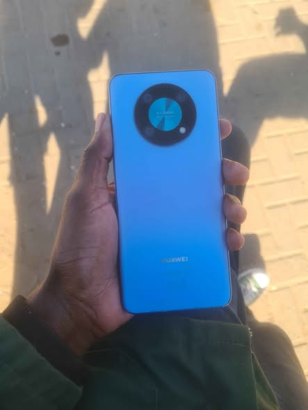 Huawei nova Y90 photo 1
