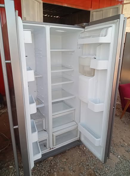 Samsung double door dispenser fridge freezer photo 4
