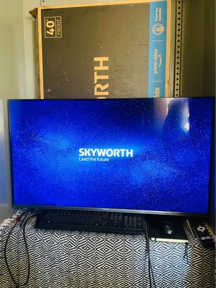 Skyworth smart tv 40 inch photo 4