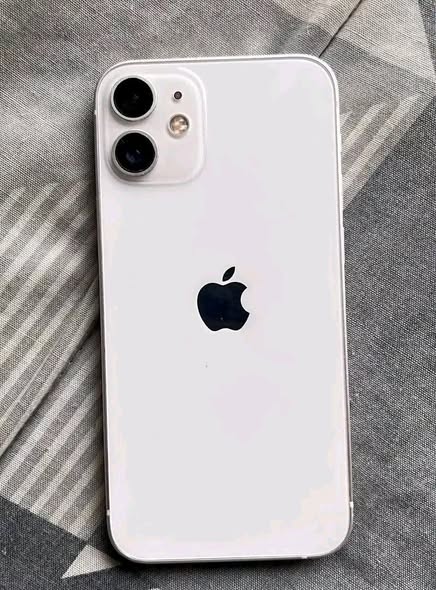 IPhone 12 photo 1
