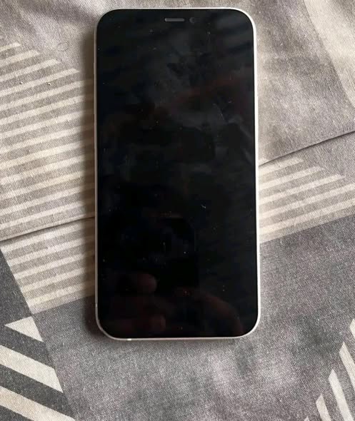 IPhone 12 photo 2