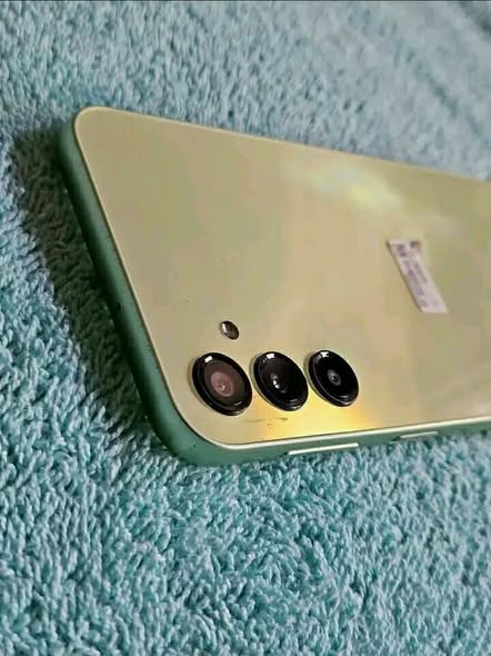 Samsung Galaxy A24 photo 1