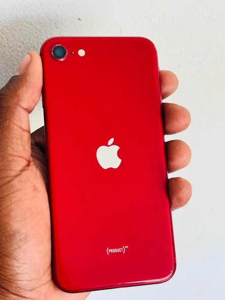 iPhone SE 3rd Gen photo 2