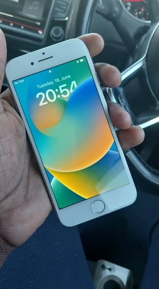 IPHONE 8 64 GB photo 2