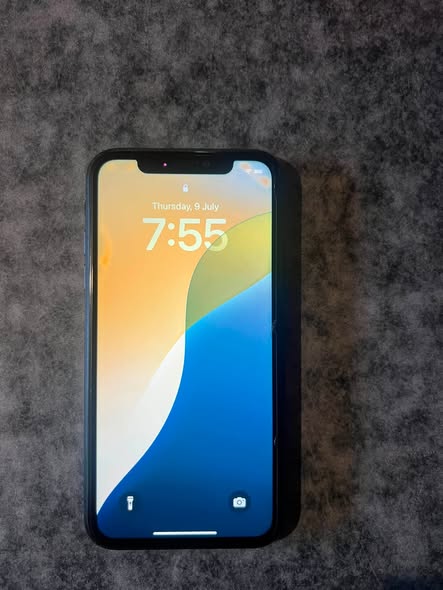 iPhone XR photo 1