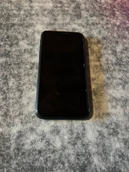 iPhone XR photo 4