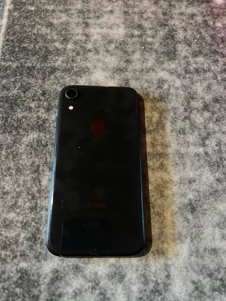 iPhone XR photo 3