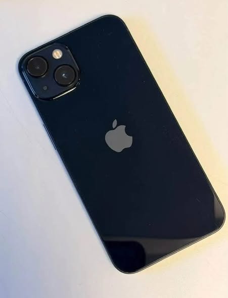 iPhone 13 photo 2