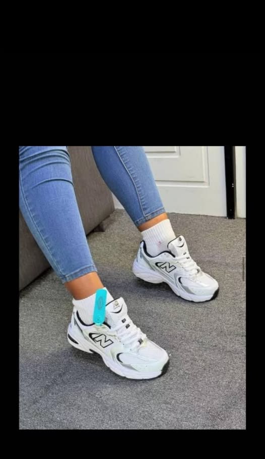 Sneakers photo 1