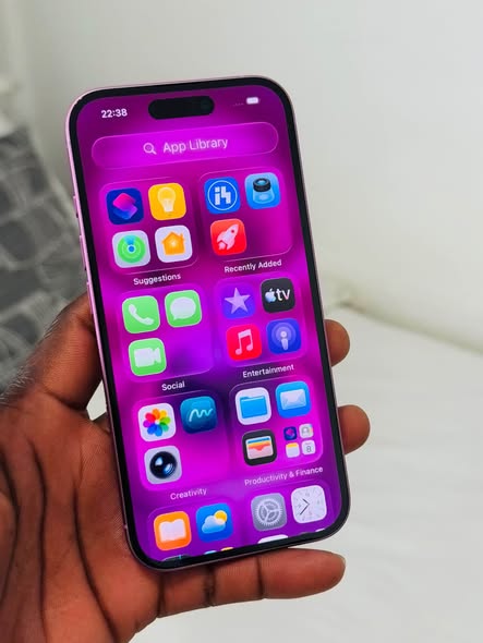 iPhone 16 128GB photo 3