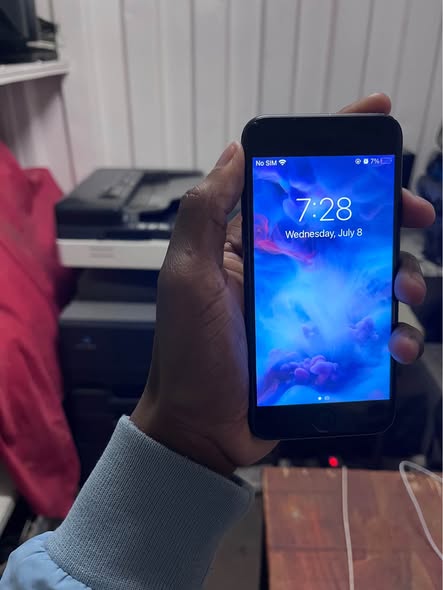 iPhone 7 32GB photo 2
