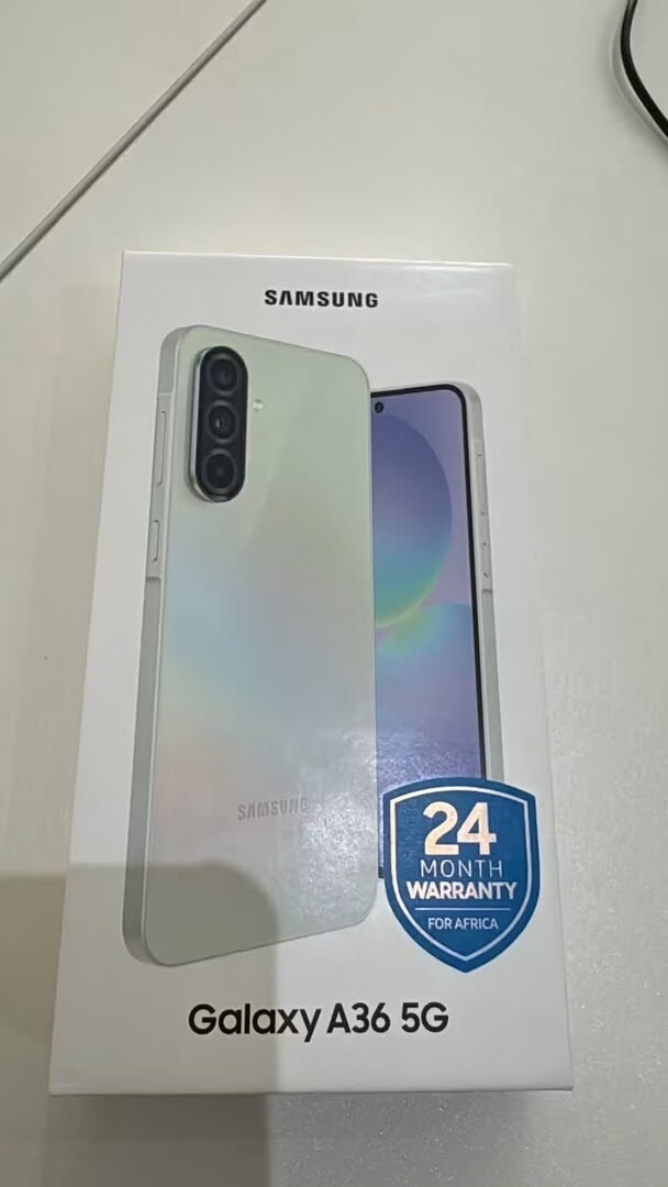 Selling  a brand new Samsung A 36 5G photo 1