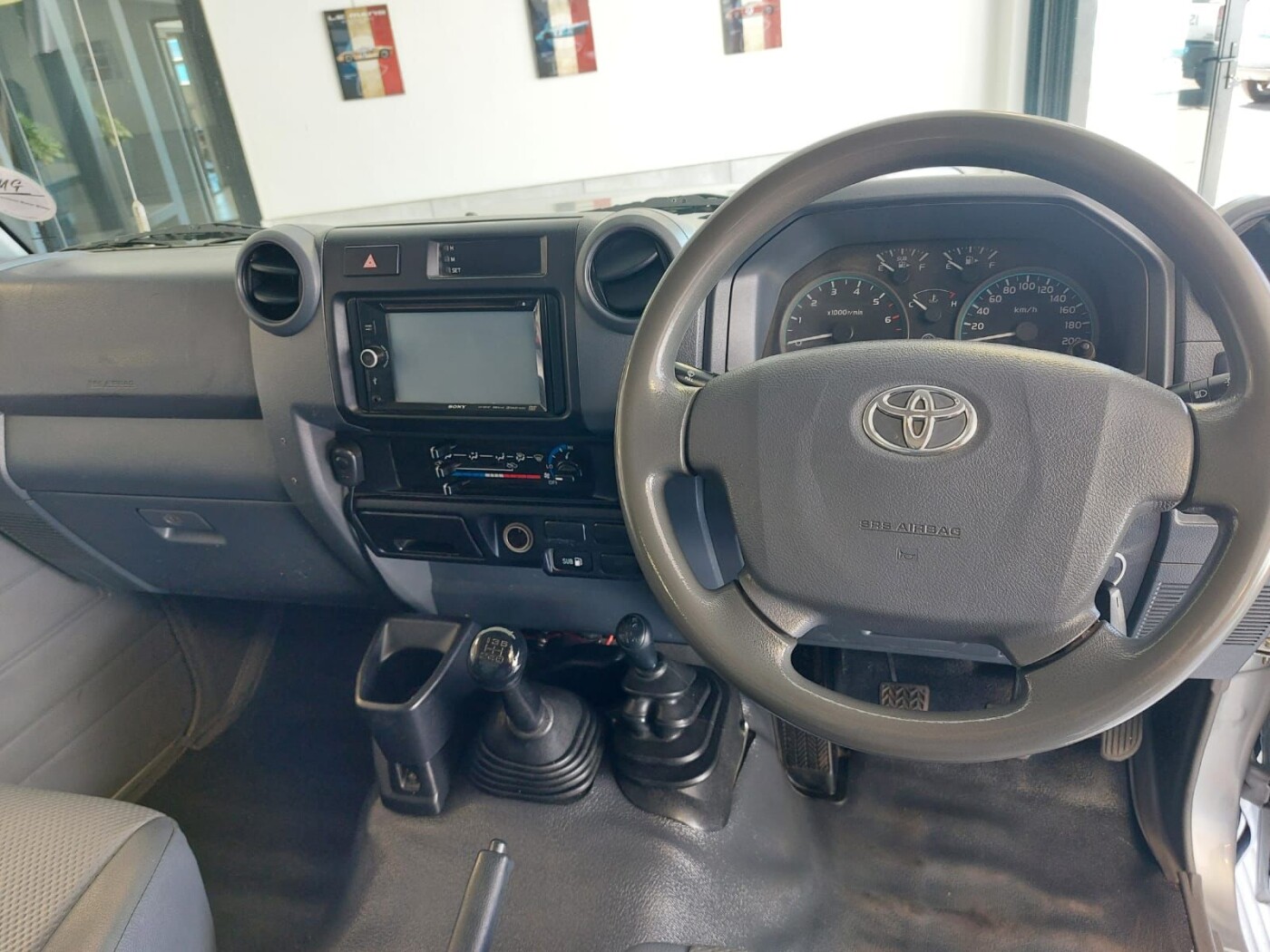 2018 Toyota Land Cruiser 79 4.0 Single-Cab photo 5