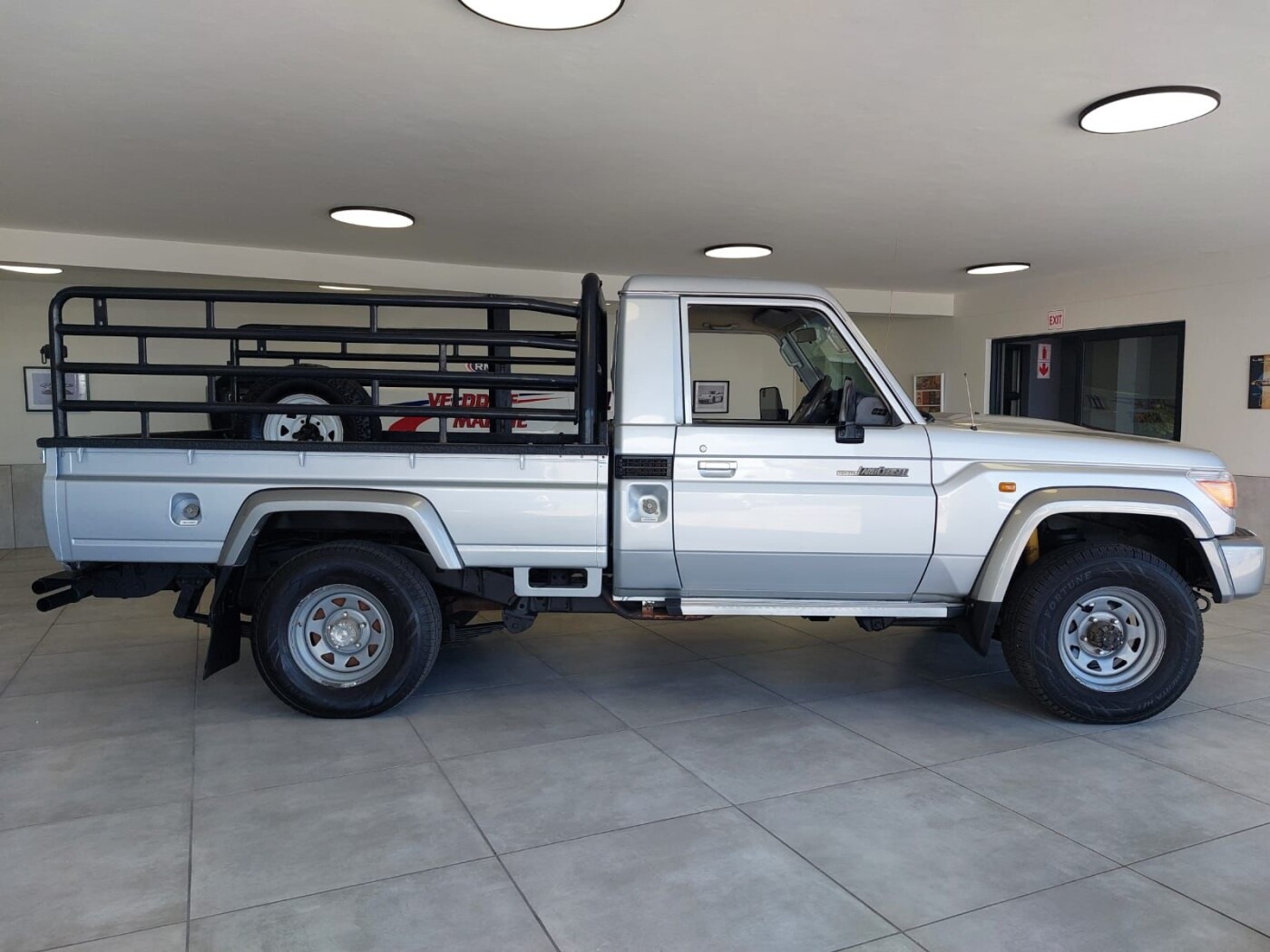 2018 Toyota Land Cruiser 79 4.0 Single-Cab photo 1