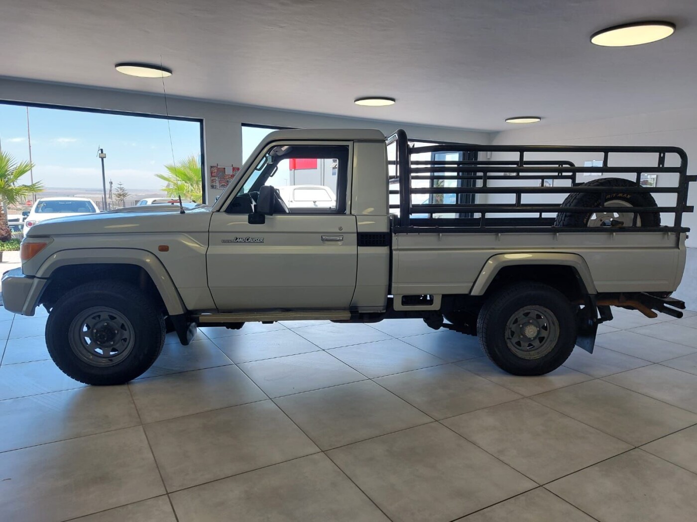 2018 Toyota Land Cruiser 79 4.0 Single-Cab photo 7