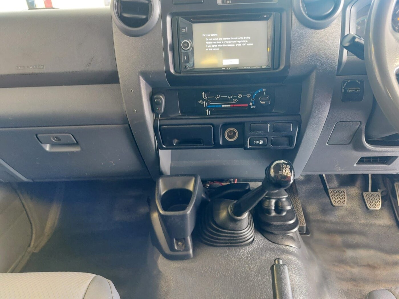 2018 Toyota Land Cruiser 79 4.0 Single-Cab photo 2