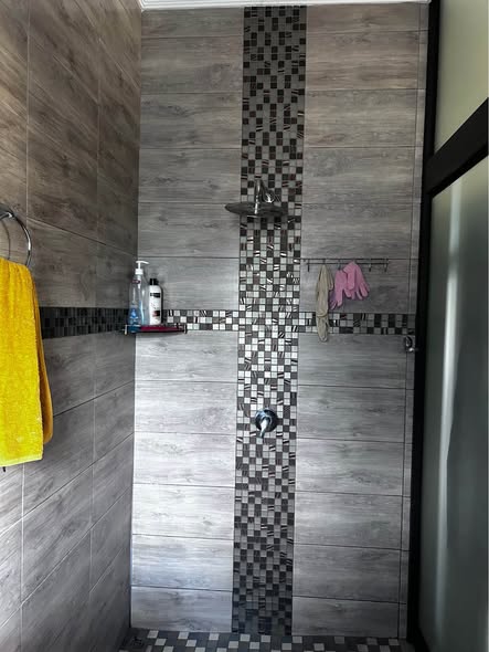 Big 3 bedroom house for sale in Osona Village photo 2