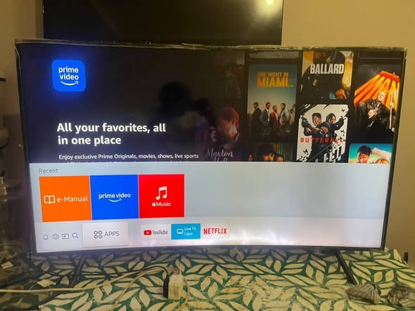 55 inches Samsung smart curve tv photo 3