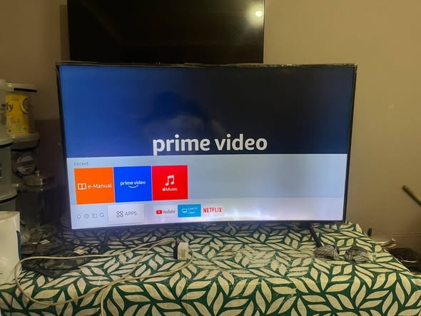 55 inches Samsung smart curve tv photo 1