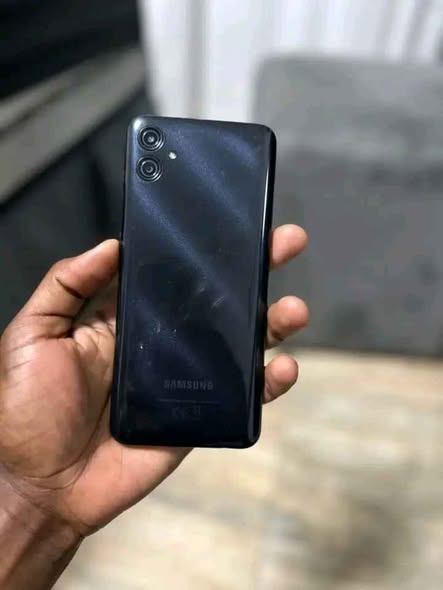 Samsung Galaxy A04E photo 2