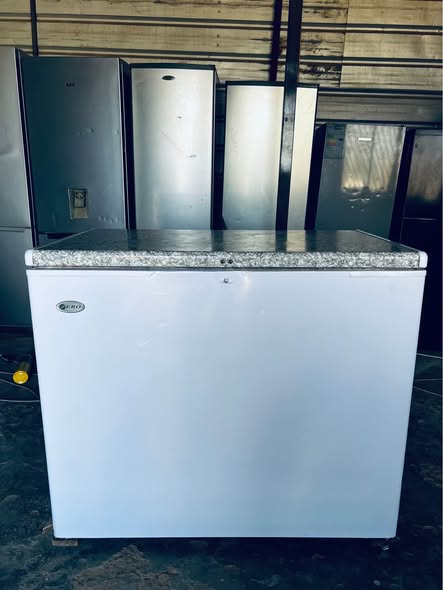 White Gas & Electricity Deep Freezer photo 1