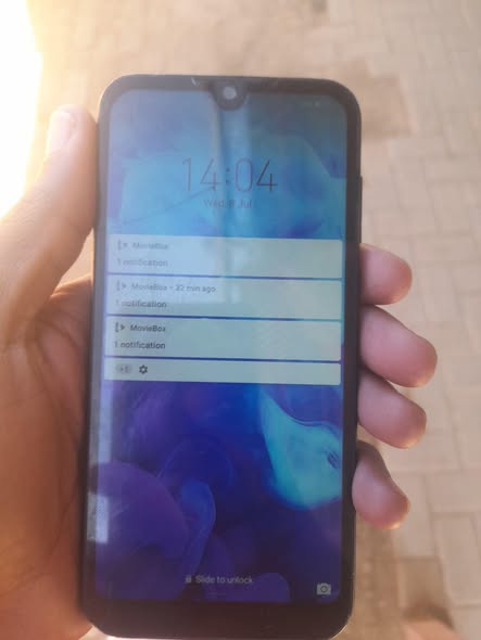 Huawei Y5 photo 1
