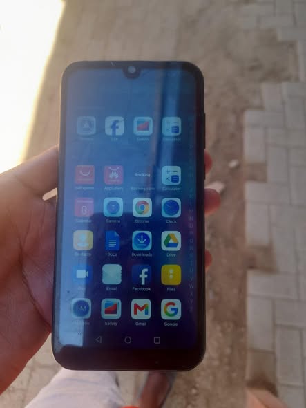 Huawei Y5 photo 3