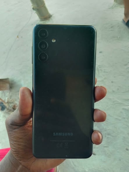 Samsung A04s photo 3