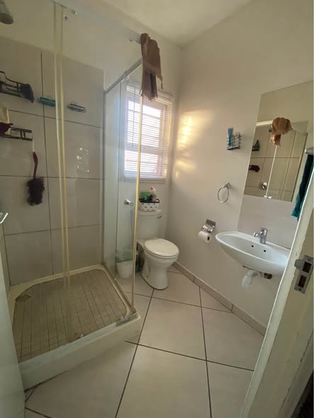 2 bedroom flat for sale photo 5