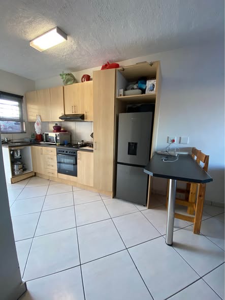 2 bedroom flat for sale photo 3
