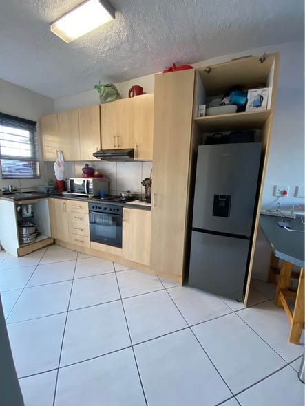 2 bedroom flat for sale photo 4