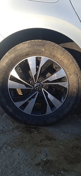 Polo 7 original rims for sale R15 photo 2