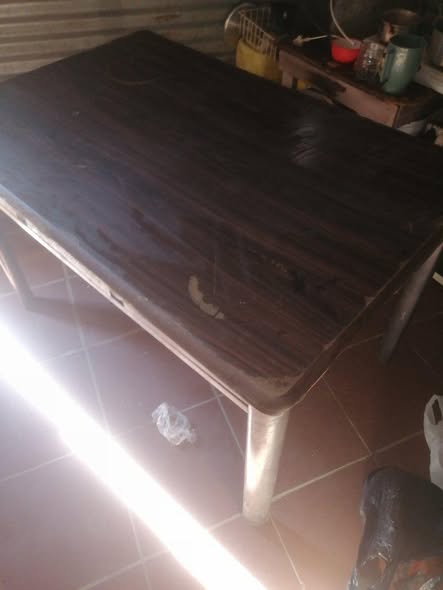 Table photo 1
