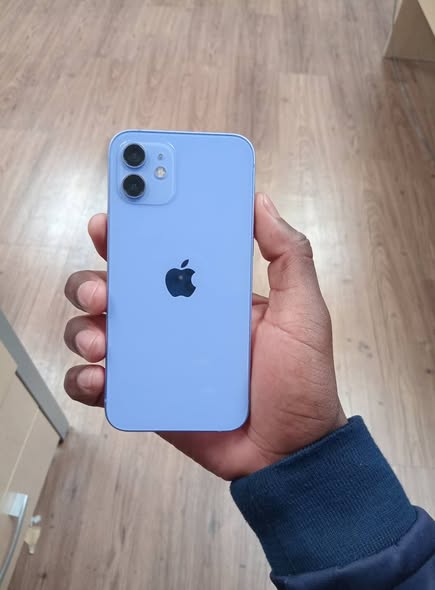 Iphone 12 64gig photo 1