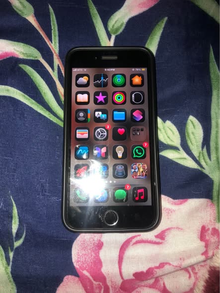 iPhone SE 2020 photo 1