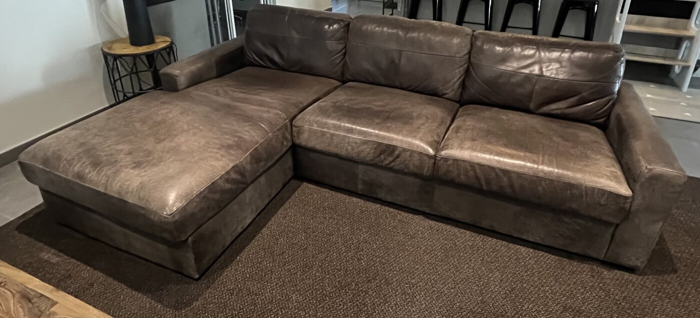 3 Seater L shaped leather couch photo 1