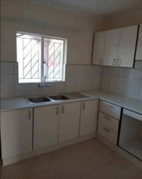HOUSE FOR SALE IN OKAHAO photo 3