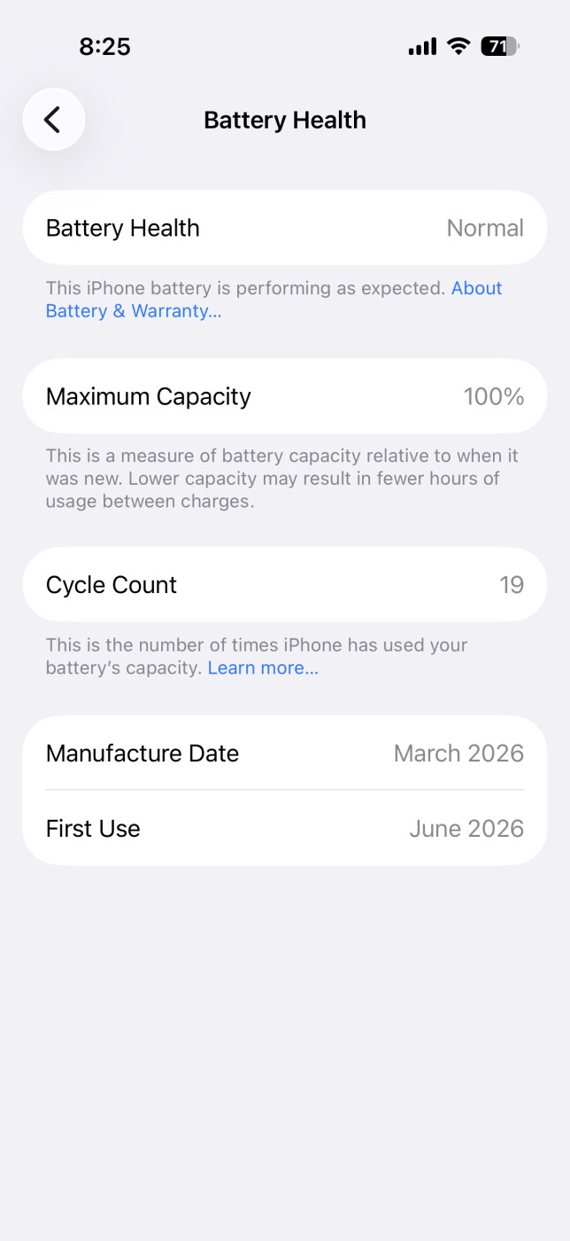 💜iPhone 17, 256GB storage. Battery health 100%. For only N$15000 contact 0858041579 (Windhoek) photo 3