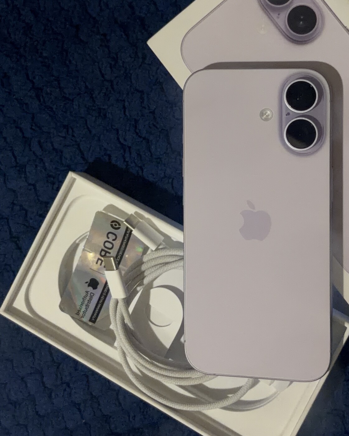💜iPhone 17, 256GB storage. Battery health 100%. For only N$17000 (negotiable) contact 0858041579 (Windhoek) photo 2