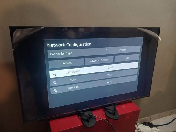 Toshiba tv  smart 50inch photo 1