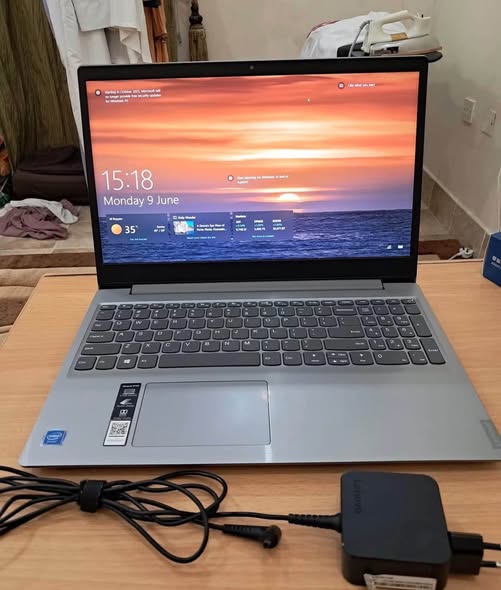 Lenovo Laptop photo 1